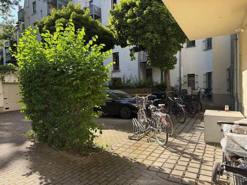 Verfügbar ab 01.10.2025 I 2 Zimmer I Balkon I Einbauküche I Badewanne