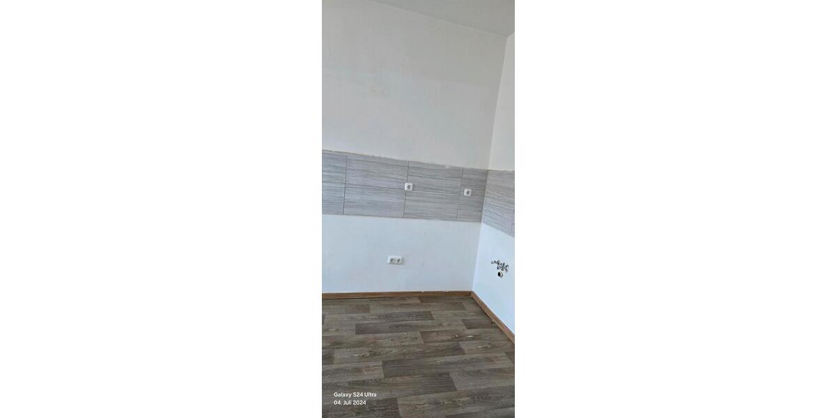 Erdgeschoßwohnung Plauen - 4 Zimmer, 110 m&sup2;, 700&euro; | Angebot:24804299