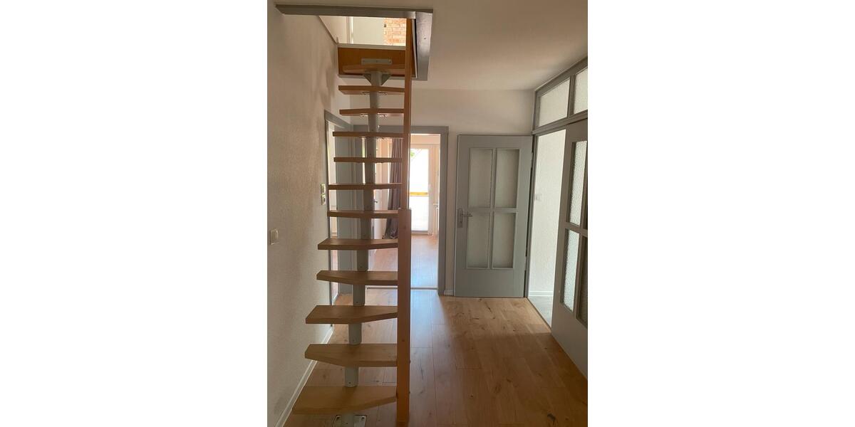 Etagenwohnung Uetze - 5 Zimmer, 115 m&sup2;, 1.000&euro; | Angebot:26639380