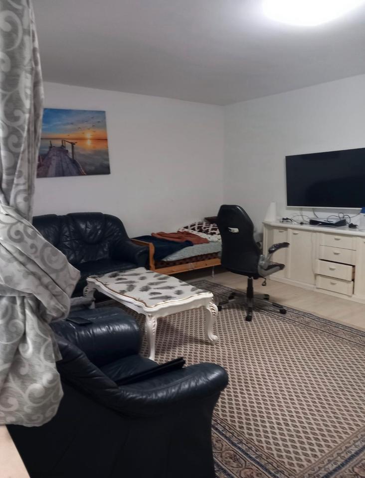 ANSPRECHENDE 3- Zimmer- Wohnung EBK, 2-MAL BALKON, GARAGE