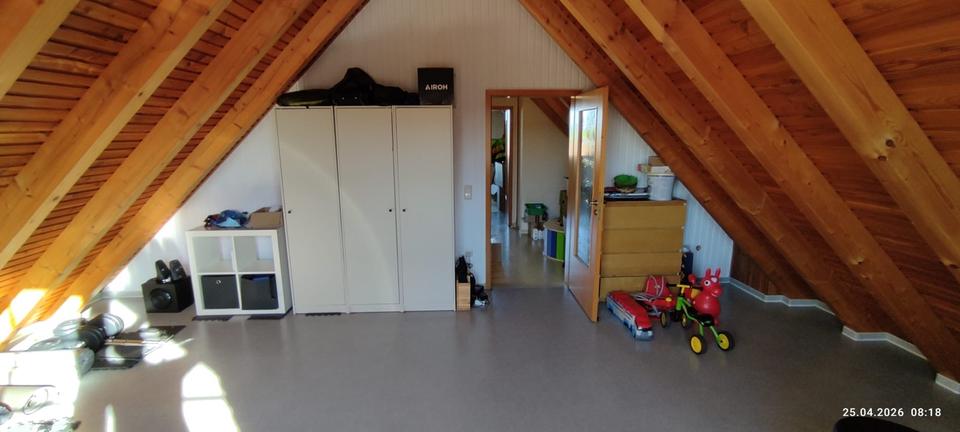 Dachgeschoßwohnung Üchtelhausen - 4 Zimmer, 140 m&sup2;, 900&euro; | Angebot:26506554