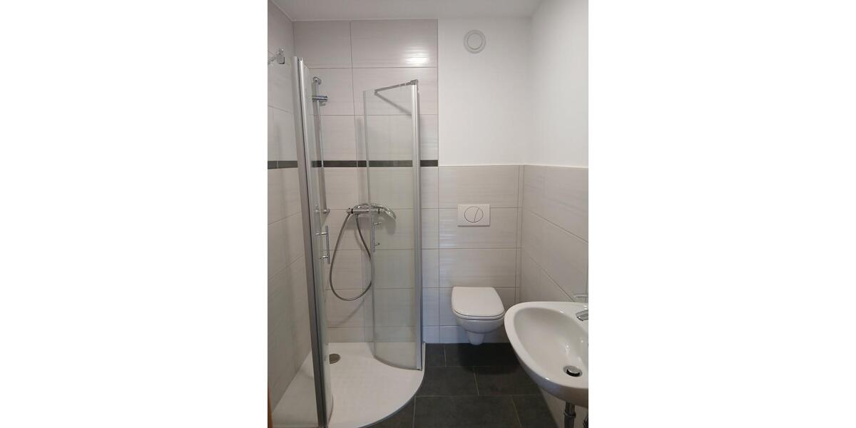 Etagenwohnung Ellefeld - 4 Zimmer, 93 m&sup2;, 435&euro; | Angebot:26368537
