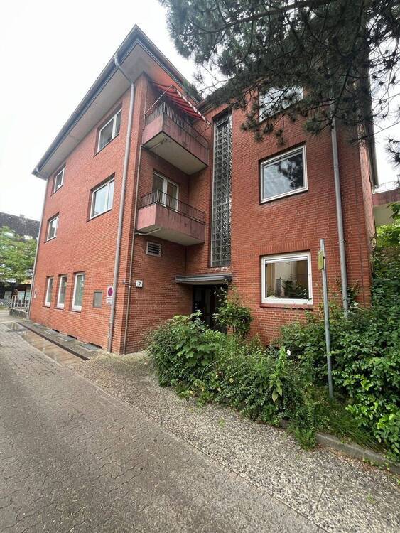 BESICHTIGUNG: DI., 02.09., 17.00 - 17.30 Uhr! Großzügige 4-Zimmer-Wohnung in Schnelsen, 95 m²! Befristete Vermietung für ein Jahr, auch an WG