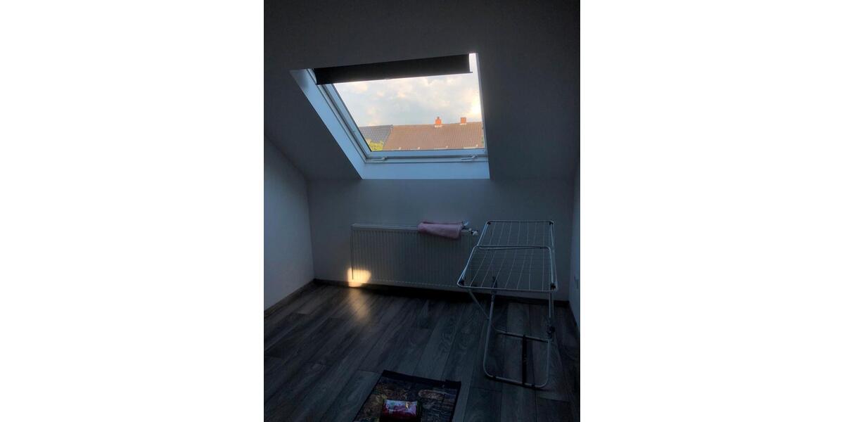 Dachgeschoßwohnung Krefeld - 2 Zimmer, 50 m&sup2;, 500&euro; | Angebot:26650135