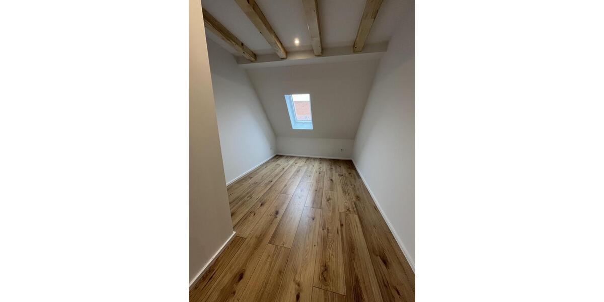 Dachgeschoßwohnung Nürnberg Gibitzenhof - 3 Zimmer, 58 m&sup2;, 960&euro; | Angebot:24764468