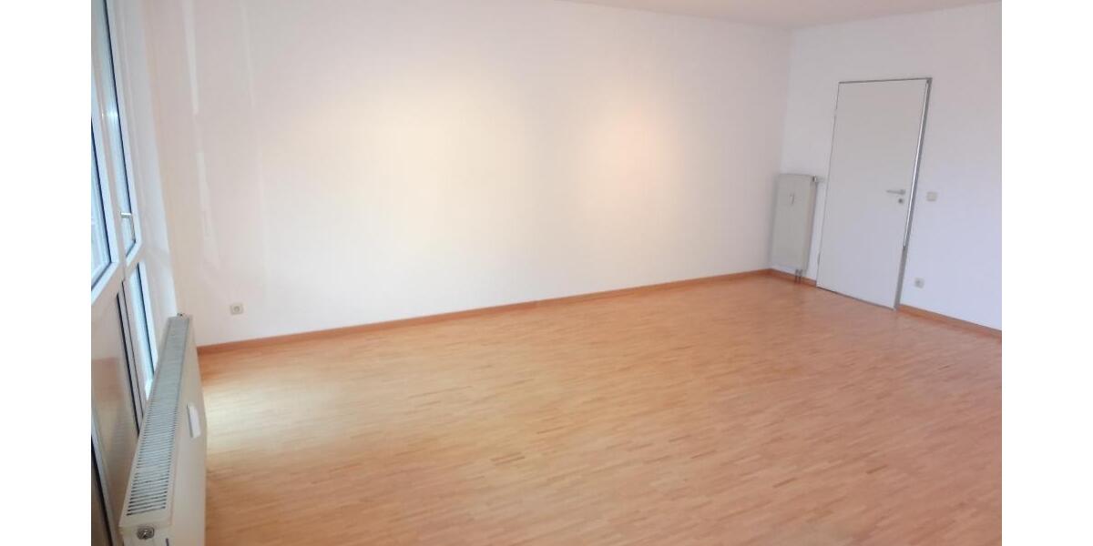 2 ZKBB* KFZ-Stell* max. 1 Pers* kl. EBK* Wannenbad* Parketboden* S-W BalkonLoggia* DA-Bessungerstr. - Etagenwohnung Darmstadt / Bessungen Bessungen | Angebot:27092927