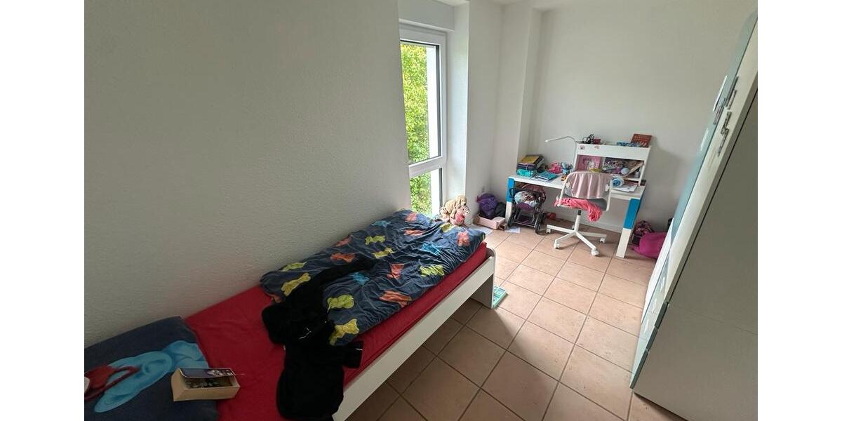 Erdgeschoßwohnung Schwalmstadt - 5 Zimmer, 145 m&sup2;, 1.250&euro; | Angebot:25906716