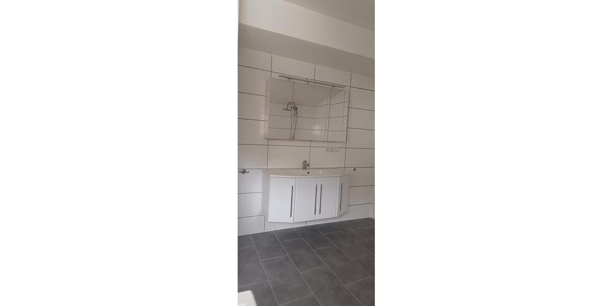 Dachgeschoßwohnung Künzelsau - 2.5 Zimmer, 80 m&sup2;, 800&euro; | Angebot:25308112