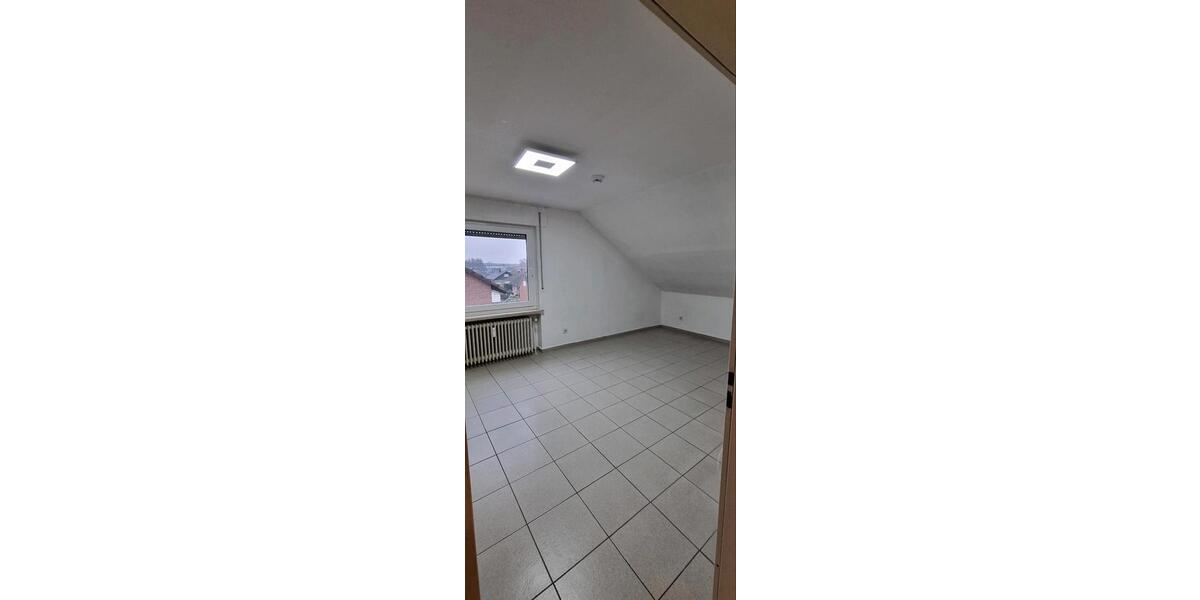 Dachgeschoßwohnung Georgsmarienhütte - 4 Zimmer, 90 m&sup2;, 950&euro; | Angebot:25220040