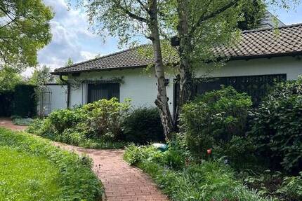 D-Kaiserswerth: Einfamilienhaus, 2 Zimmer, ca. 80 m² Wohnfl., ca. 60 m² Nutzfläche, Terrasse, Stellplatz