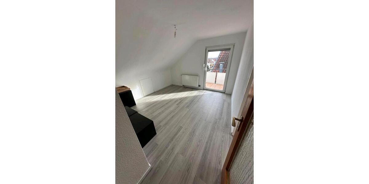 Dachgeschoßwohnung Filderstadt - 3 Zimmer, 48 m&sup2;, 800&euro; | Angebot:26048795