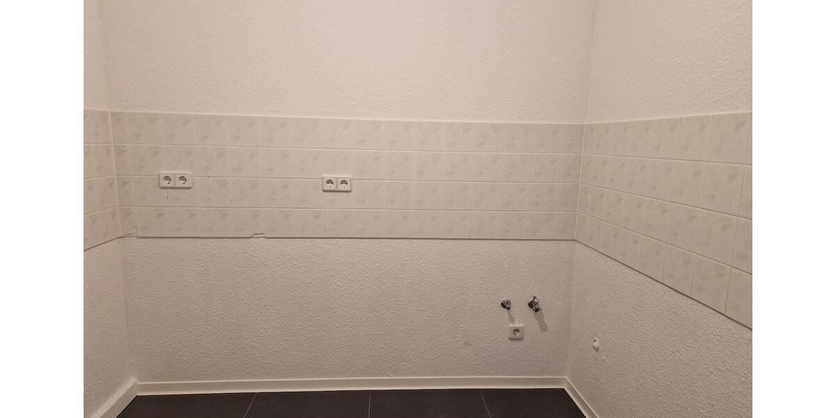 Etagenwohnung Dessau-Roßlau Brambach - 4 Zimmer, 65 m&sup2;, 389&euro; | Angebot:26549414