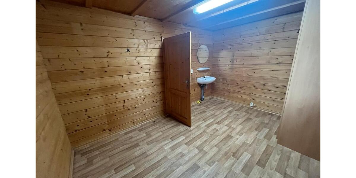 Etagenwohnung Ilshofen - 9 Zimmer, 200 m&sup2;, 2.500&euro; | Angebot:25978994