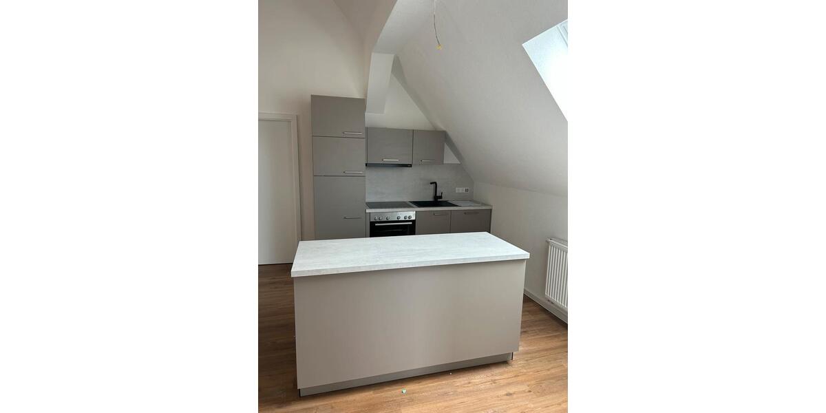 Dachgeschoßwohnung Singen (Hohentwiel) - 4 Zimmer, 80 m&sup2;, 1.025&euro; | Angebot:26550343