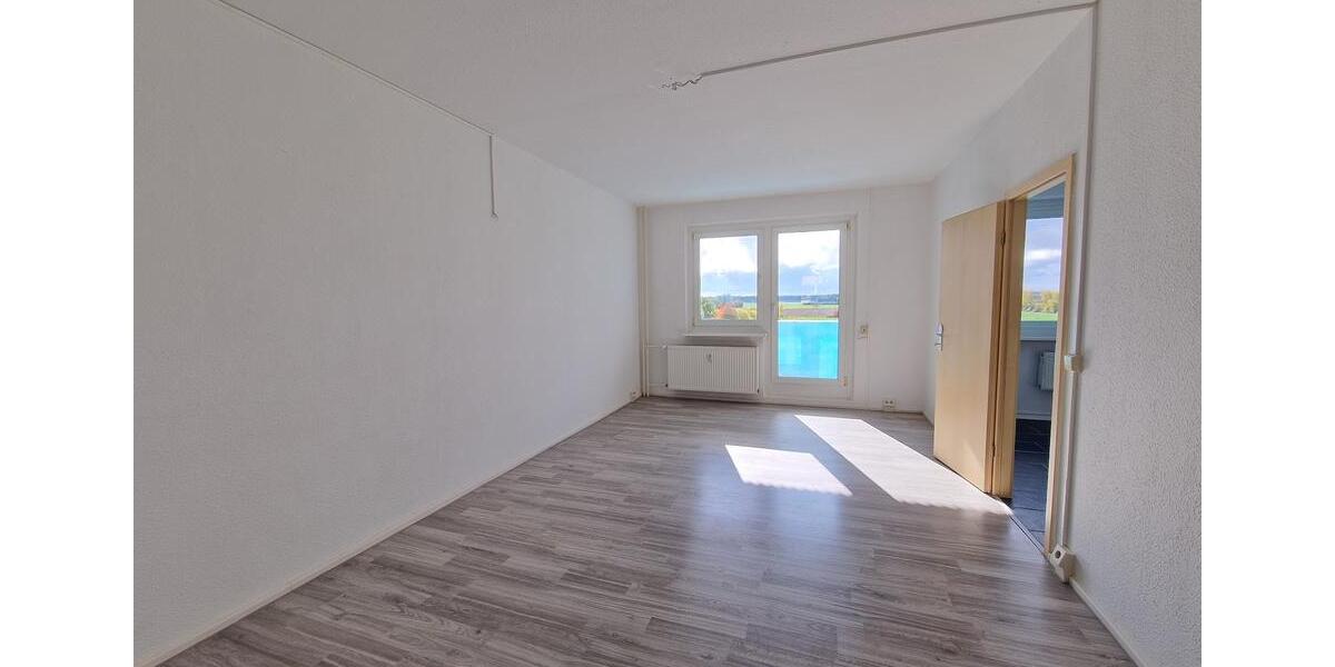 *Renovierte 3-Zimmer-Wohnung mit Balkon in der 1. Etage* 3 zimmer