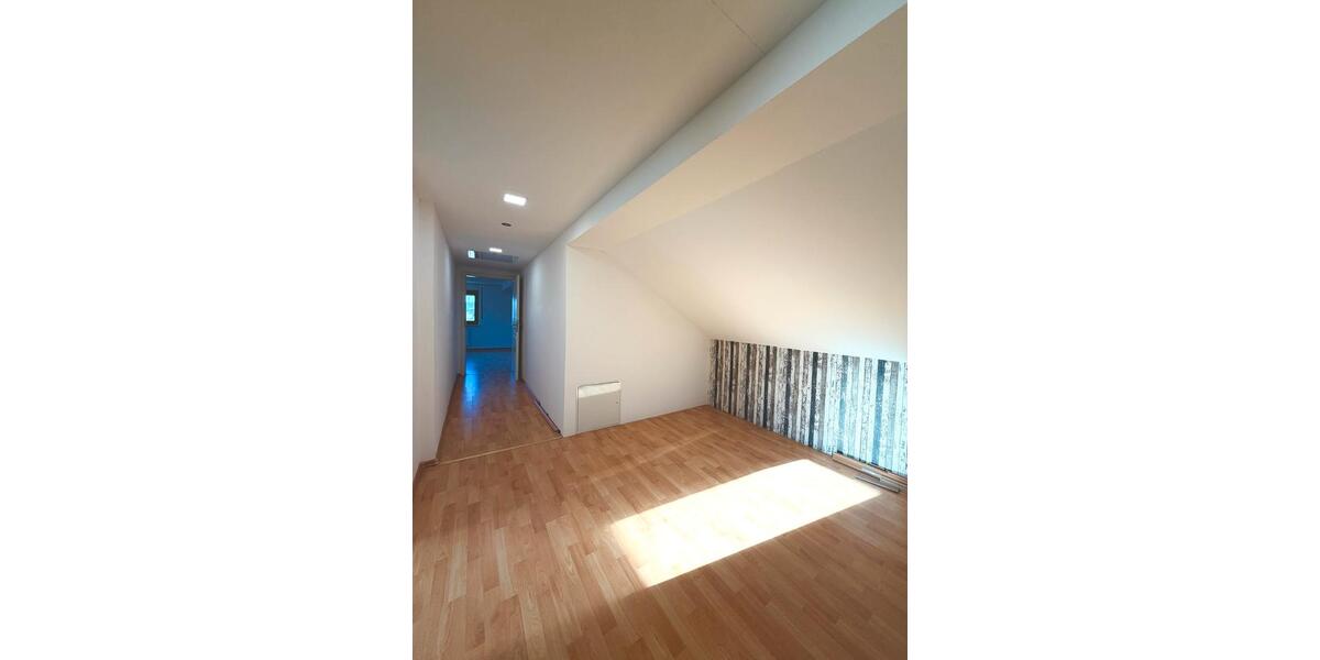 Dachgeschoßwohnung Oberderdingen - 2 Zimmer, 78 m&sup2;, 800&euro; | Angebot:26693299