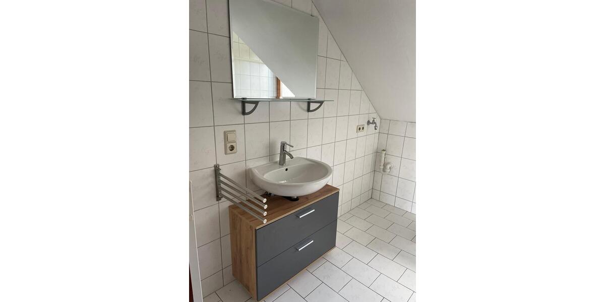 Dachgeschoßwohnung Bodelshausen - 3 Zimmer, 77 m&sup2;, 950&euro; | Angebot:24562355