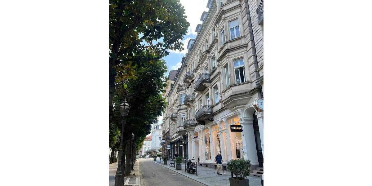 Etagenwohnung Baden-Baden Innenstadt - 4 Zimmer, 170 m&sup2;, 980&euro; | Angebot:26310300