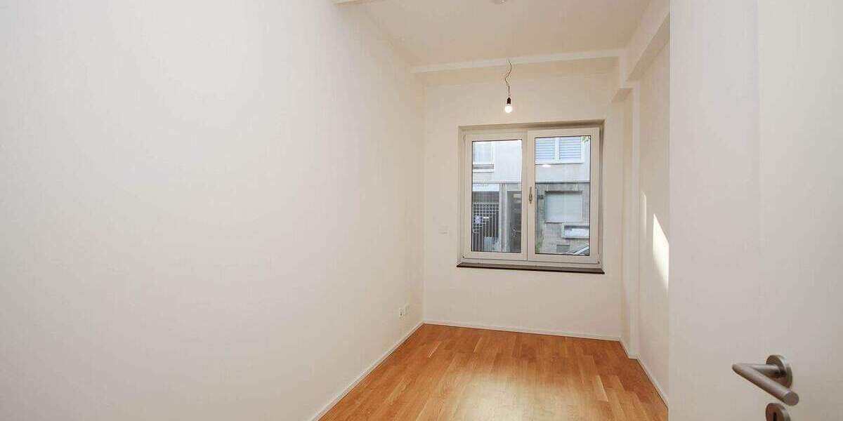 Etagenwohnung Düsseldorf / Stadtmitte Stadtmitte - 5 Zimmer, 134 m&sup2;, 2.600&euro; | Angebot:23194970