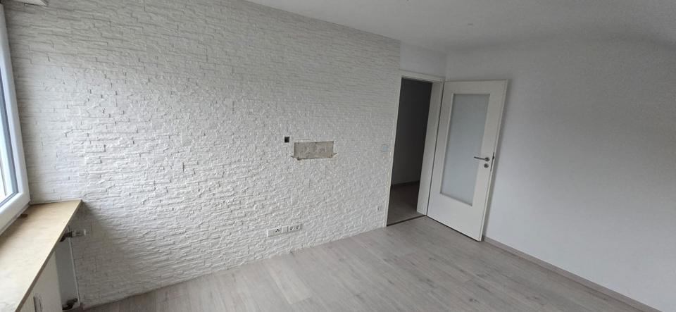 Dachgeschoßwohnung Aidlingen - 1 Zimmer, 64 m&sup2;, 1.000&euro; | Angebot:25636982