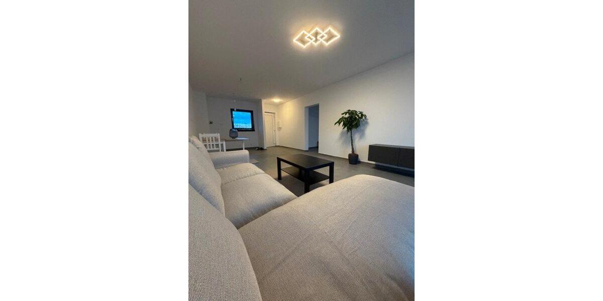 Etagenwohnung Wiesbaden Biebrich - 2 Zimmer, 65 m&sup2;, 1.300&euro; | Angebot:26547117