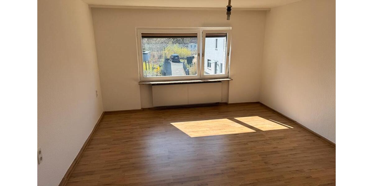 Etagenwohnung Hannover Misburg-Anderten - 3 Zimmer, 90 m&sup2;, 1.400&euro; | Angebot:26449280