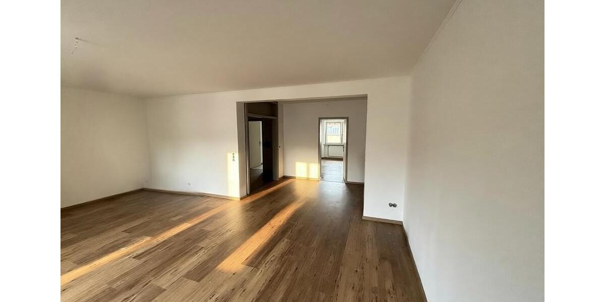 Etagenwohnung Marktredwitz - 3.5 Zimmer, 130 m&sup2;, 900&euro; | Angebot:26661522