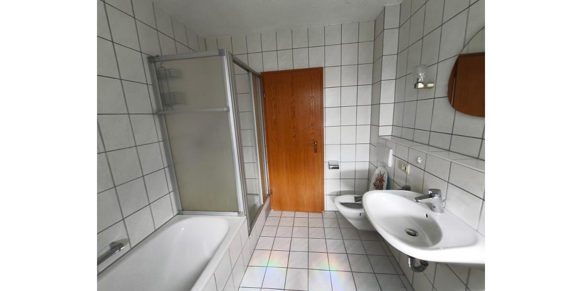Ortsrandlage -3 Zi. Wohnung im EG mit Garage, Keller und Garten (auf Wunsch) - Etagenwohnung Adelsdorf OT | Angebot:27370413