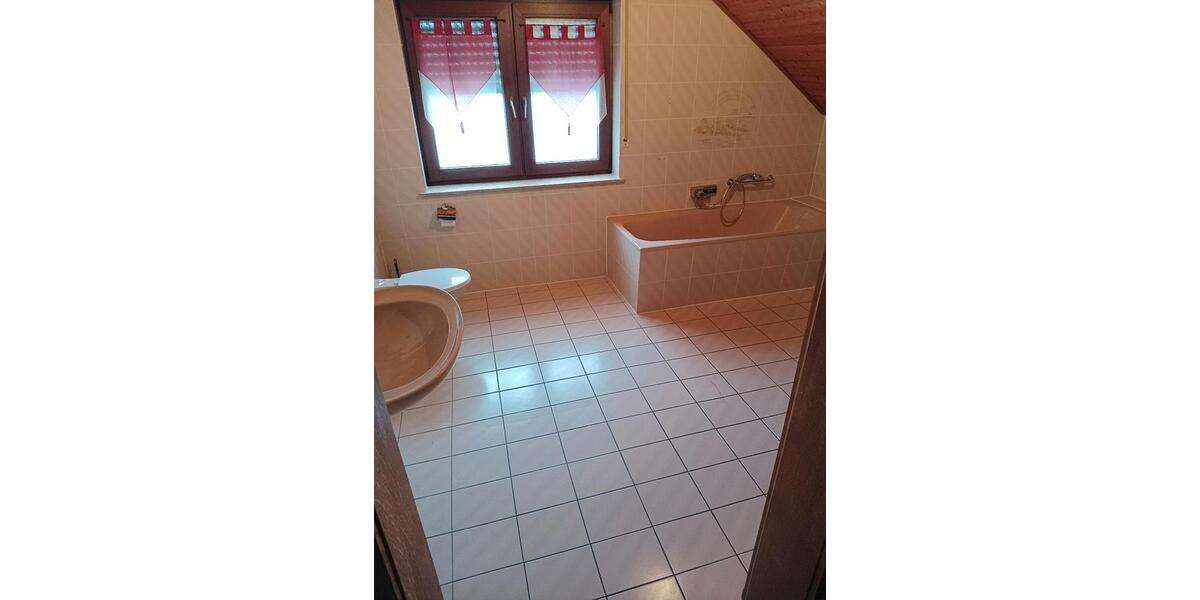 Dachgeschoßwohnung Lohr am Main - 3 Zimmer, 63 m&sup2;, 850&euro; | Angebot:24742150