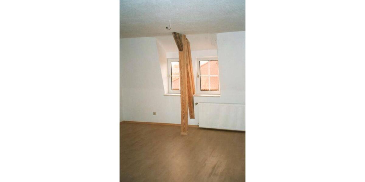 Dachgeschoßwohnung Staßfurt - 4 Zimmer, 75 m&sup2;, 425&euro; | Angebot:26022927