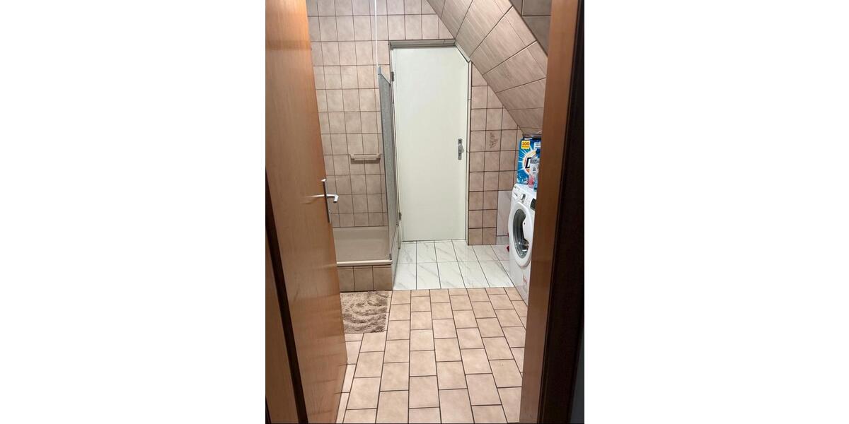 Dachgeschoßwohnung Edewecht - 1 Zimmer, 5 m&sup2;, 600&euro; | Angebot:24732290