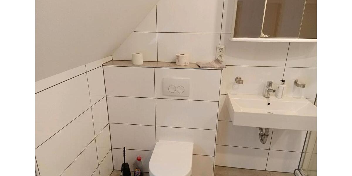 Wohnen auf Zeit Bedburg - 5 Zimmer, 15 m&sup2;, 400&euro; | Angebot:24520275