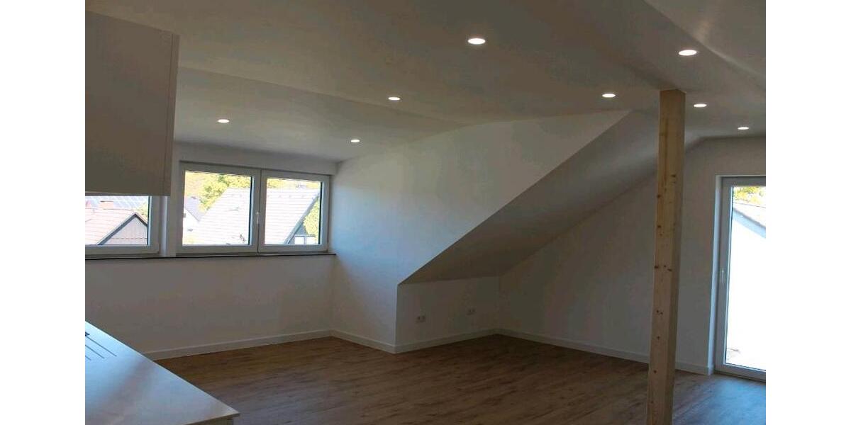 Dachgeschoßwohnung Schlangen - 2 Zimmer, 60 m&sup2;, 700&euro; | Angebot:26376140