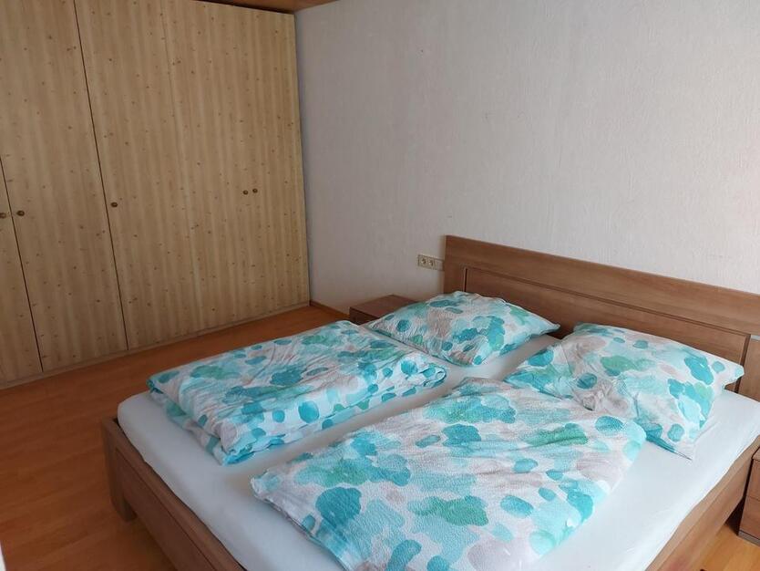 2-Zimmerwohnung mit Wlan, Tv, Küche, DuscheWC, Waschmaschine, Trockner, Parkplatz und Haustiere erlaubt