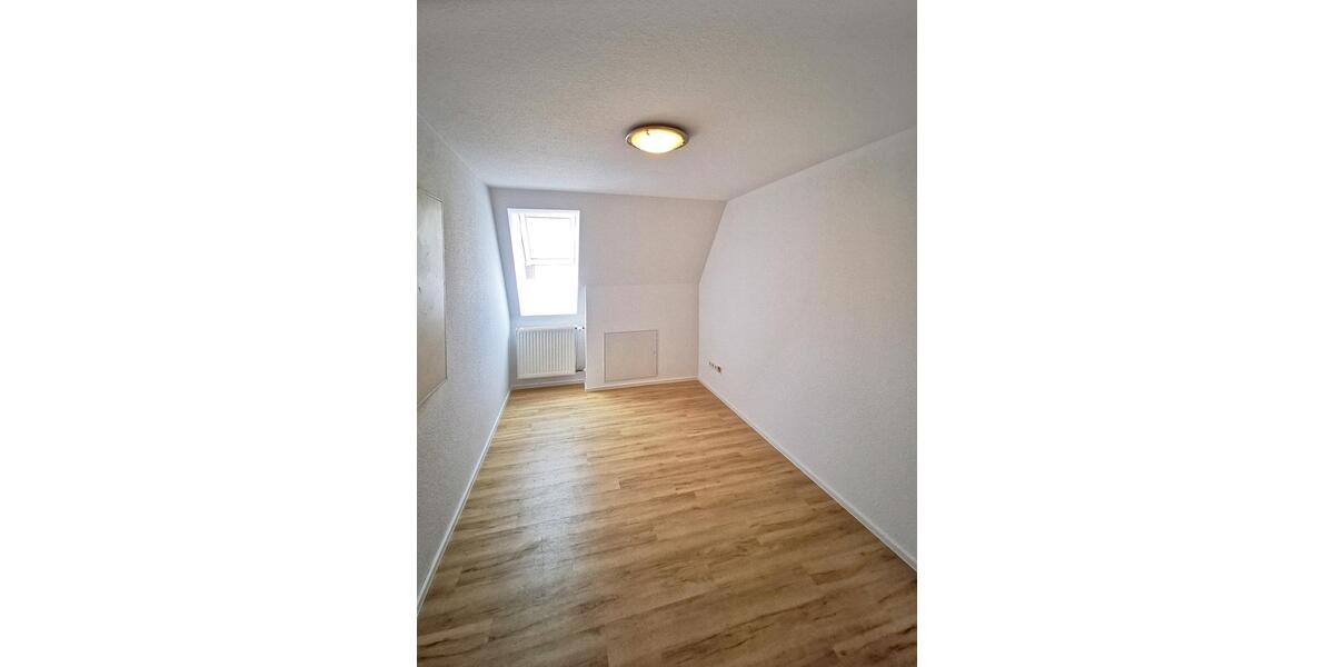Dachgeschoßwohnung Hartheim am Rhein - 4 Zimmer, 132 m&sup2;, 1.520&euro; | Angebot:26624238