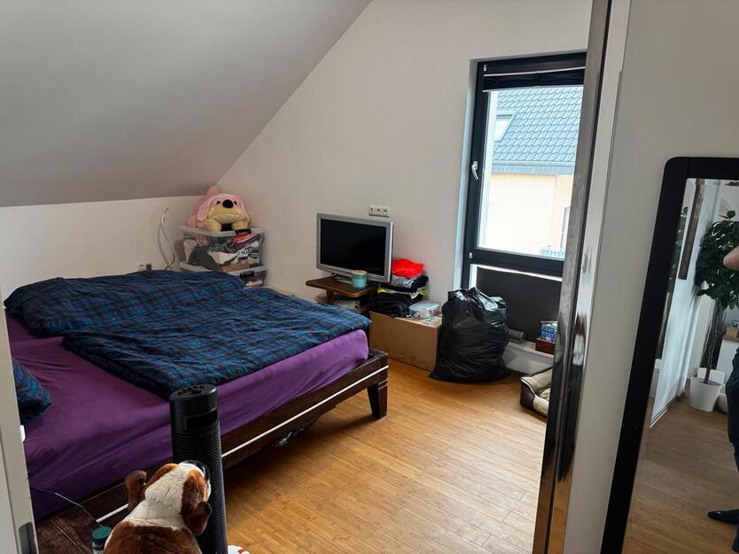 Helle 3 Zimmer Wohnung 87 qmmit EBK und Balkon, Garage und Aufzug