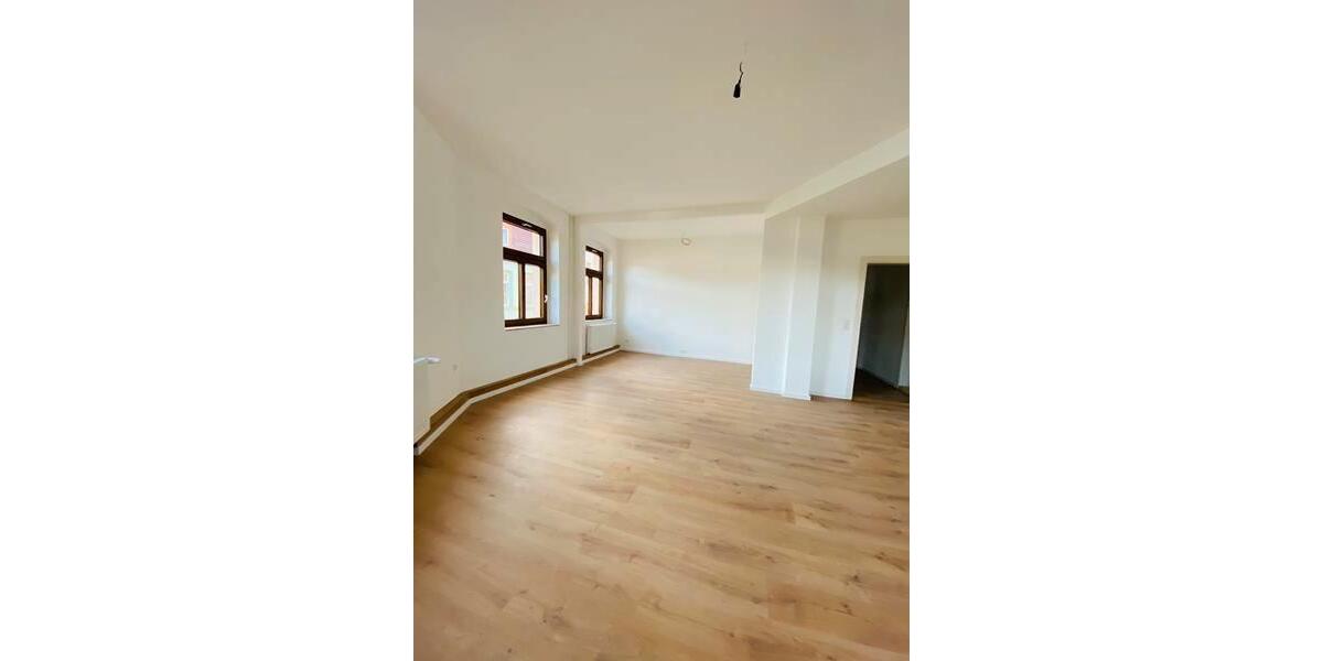 Etagenwohnung Meerane - 2 Zimmer, 67 m&sup2;, 335&euro; | Angebot:26039494