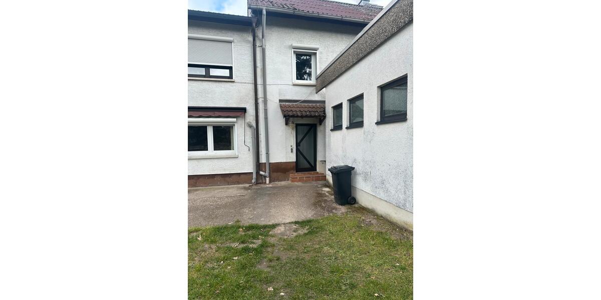Etagenwohnung Viernheim - 4 Zimmer, 120 m&sup2;, 1.350&euro; | Angebot:26041316