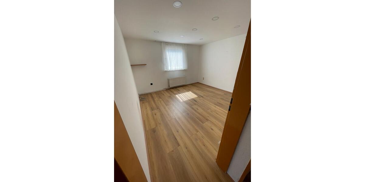 Etagenwohnung Plettenberg - 4 Zimmer, 115 m&sup2;, 680&euro; | Angebot:26564942