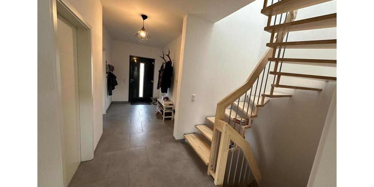 Doppelhaushälfte Günzburg - 6 Zimmer, 145 m&sup2;, 1.700&euro; | Angebot:26349501