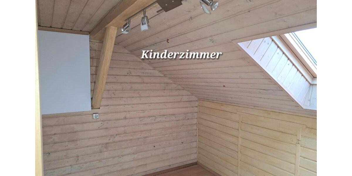 Dachgeschoßwohnung Egglham - 4 Zimmer, 88 m&sup2;, 460&euro; | Angebot:23751513