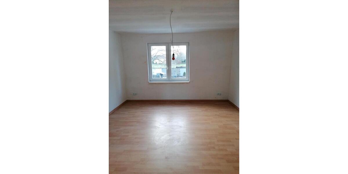 Etagenwohnung Lützen - 1 Zimmer, 76 m&sup2;, 690&euro; | Angebot:25857651