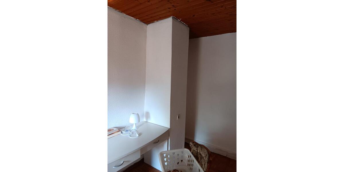 Etagenwohnung Neckarwestheim - 1 Zimmer, 85 m&sup2;, 300&euro; | Angebot:24624009