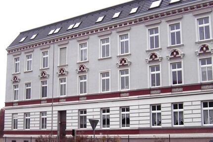 aktuell 2 Wohnungen frei (2. OG und im DG) 3 zimmer