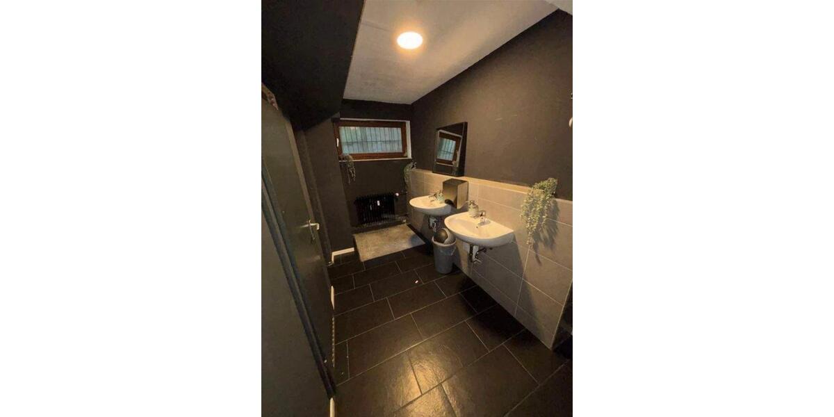 Gewerbeimmobilie Büro Praxis Einzelhandel Dienstleistungen zimmer