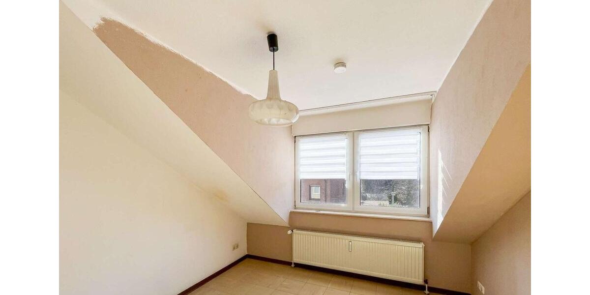 Dachgeschoßwohnung Duisburg Duisburg-Mitte - 2 Zimmer, 42 m&sup2;, 222&euro; | Angebot:26180092