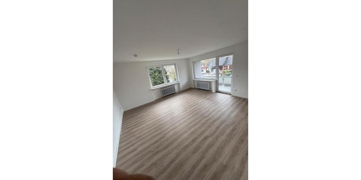 4-Zimmer-Wohnung mit Balkon in ruhiger Lage – sofort bezugsfrei 4 zimmer