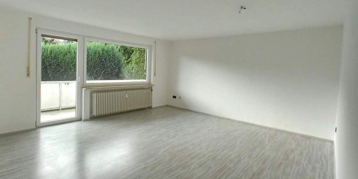 Etagenwohnung Kassel Harleshausen - 3 Zimmer, 95 m&sup2;, 830&euro; | Angebot:25733996