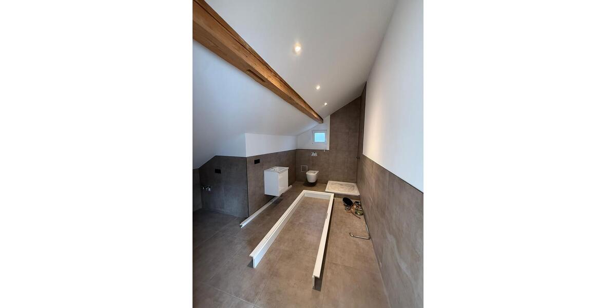 Dachgeschoßwohnung Philippsburg - 2 Zimmer, 70 m&sup2;, 1.100&euro; | Angebot:23811956