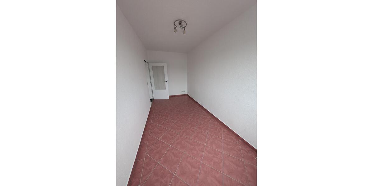 Dachgeschoßwohnung Zeitz - 3 Zimmer, 60 m&sup2;, 385&euro; | Angebot:24984072